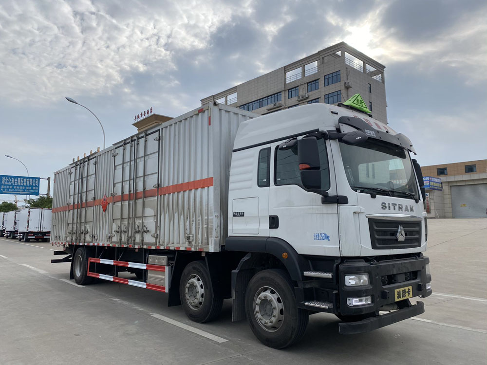 易燃液體廂式運(yùn)輸車，廂式運(yùn)輸車，楚勝汽車集團(tuán)
